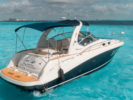 Luxury yacht cruising in the turquoise waters of Cancun